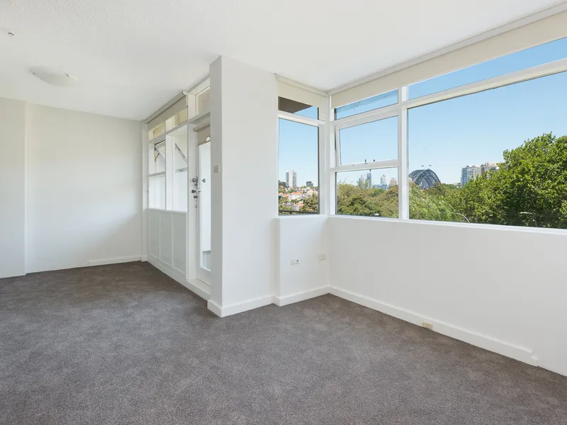 SENSATIONAL STUDIO WITH OPEN OUTLOOK