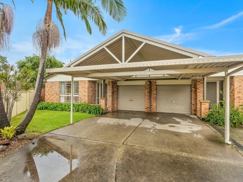 MODERN VILLA WITH ALL THE BELLS AND WHISTLES