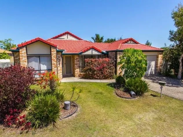 BEAUTIFULLY PRESENTED FAMILY HOME