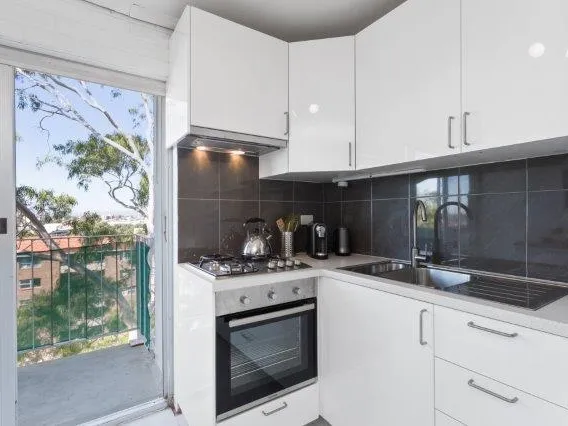 Chic City Skyline Apartment!