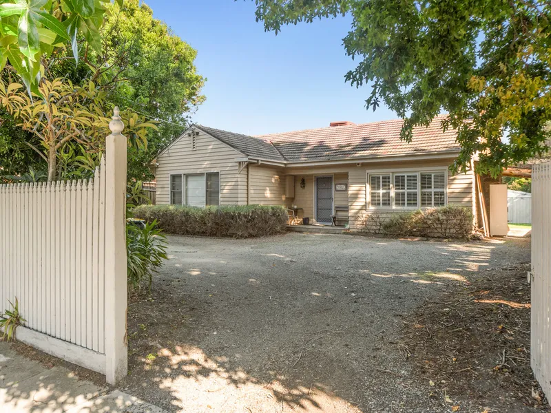 6 Bed, 2 Bath Close to Frankston Central, Hospital & FHZ -  6 Month Lease Only