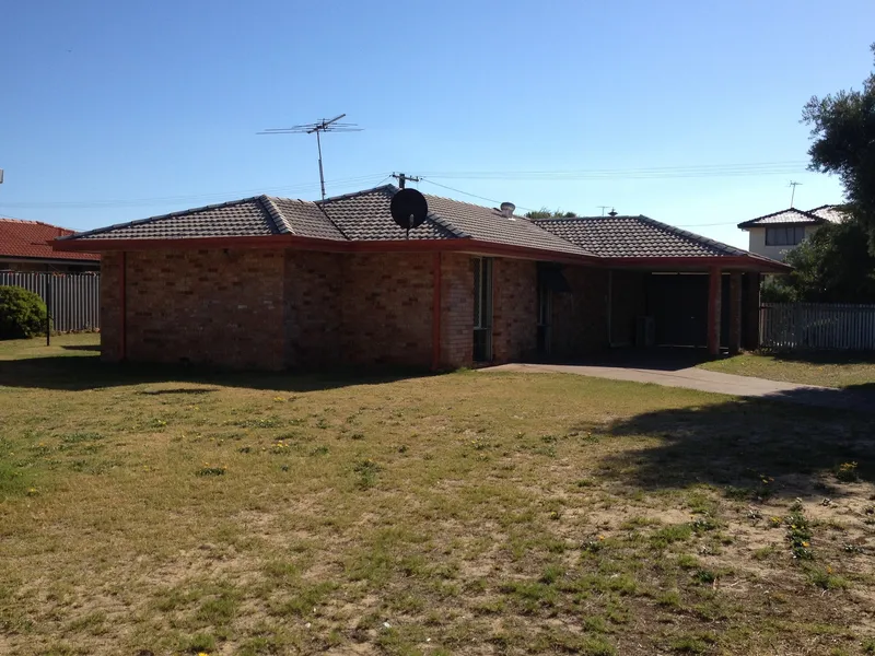 ONE STREET FROM THE BEACH!! – CONTACT JUDY 9534 0027