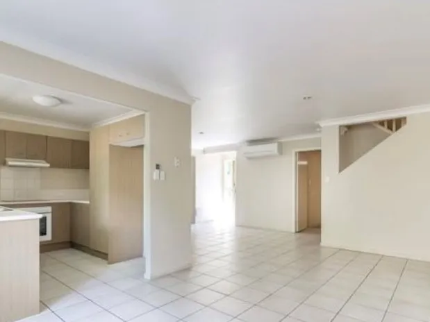 Amazing 3 bedroom 2 bathroom townhouse!