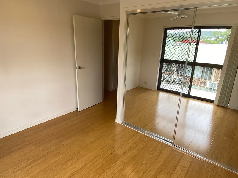 Air Conditioned, Renovated, Close to Everything!