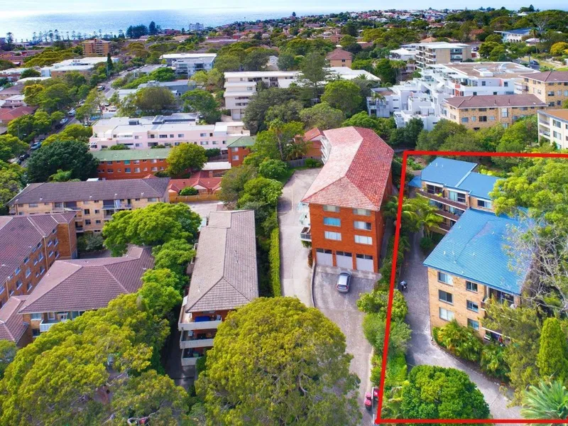 Two Bedroom Unit in the Heart of Dee Why