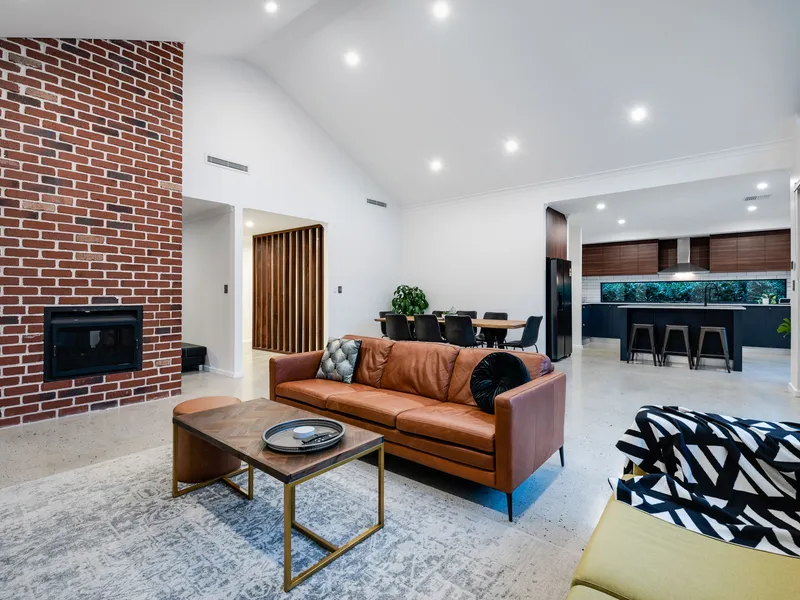 DESIGNER STYLE - PREMIER LOCATION 