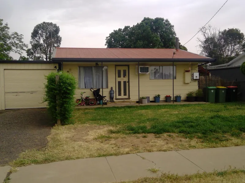 “Gunbower, Three bedroom home- 30 mins from Echuca”