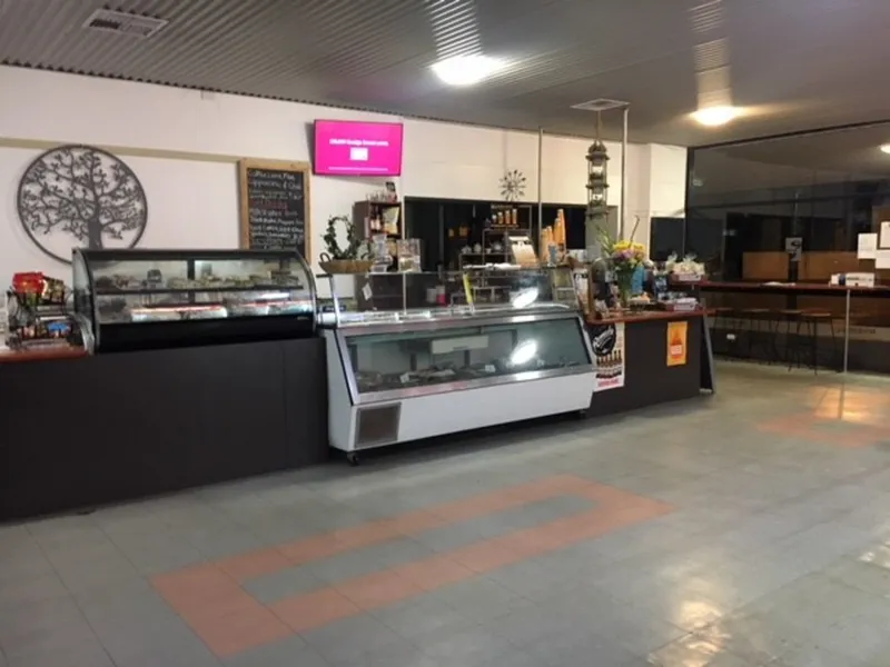 RIVERSIDE CAFE FREEHOLD