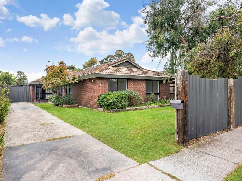 Huge 896sqm Block Backing onto Beautiful Bicentennial Parklands