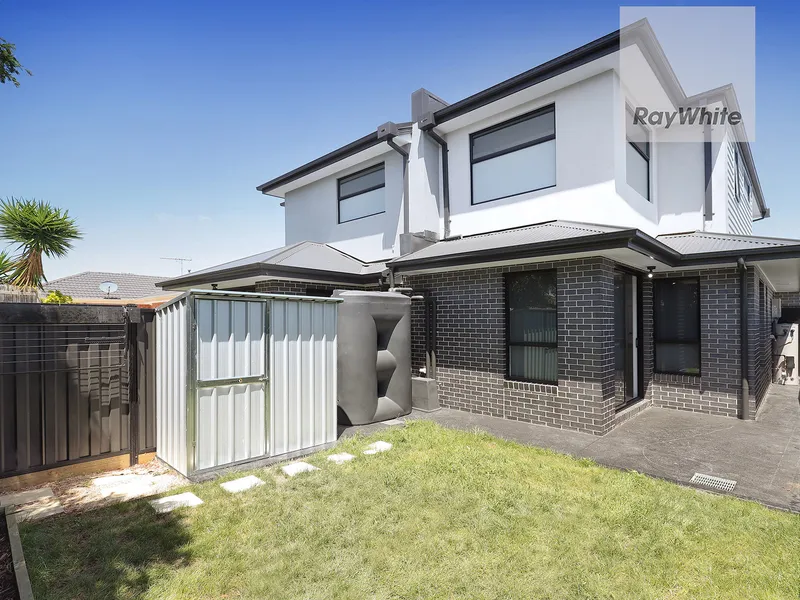 Brand New 2 Bed, 2 Bath, 2 Lounge!