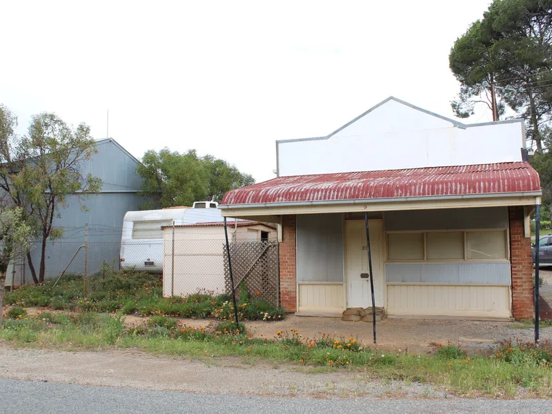 CHARACTER COMMERICAL BUILDING & SHED