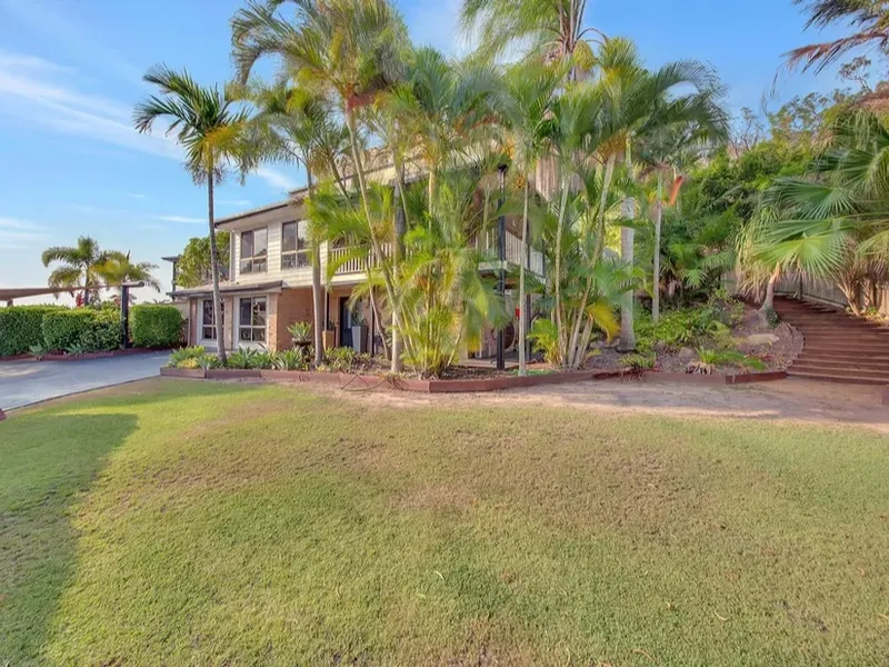 MAJESTIC RESORT STYLE HOME WITH VIEWS FOREVER !!!