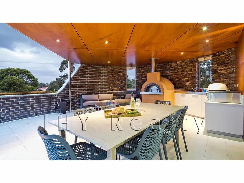 ULTIMATE BEACH HOUSE