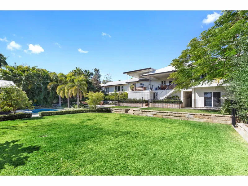 Exceptional  Classic Range Residence