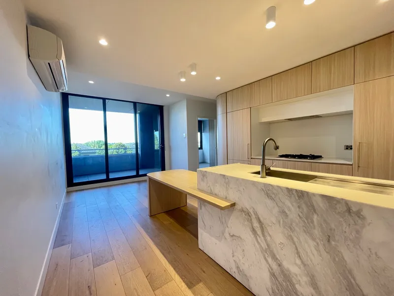 WALKING DISTANCE BALWYN HIGH ZONE LOCATION! LOCATION! LOCATION!