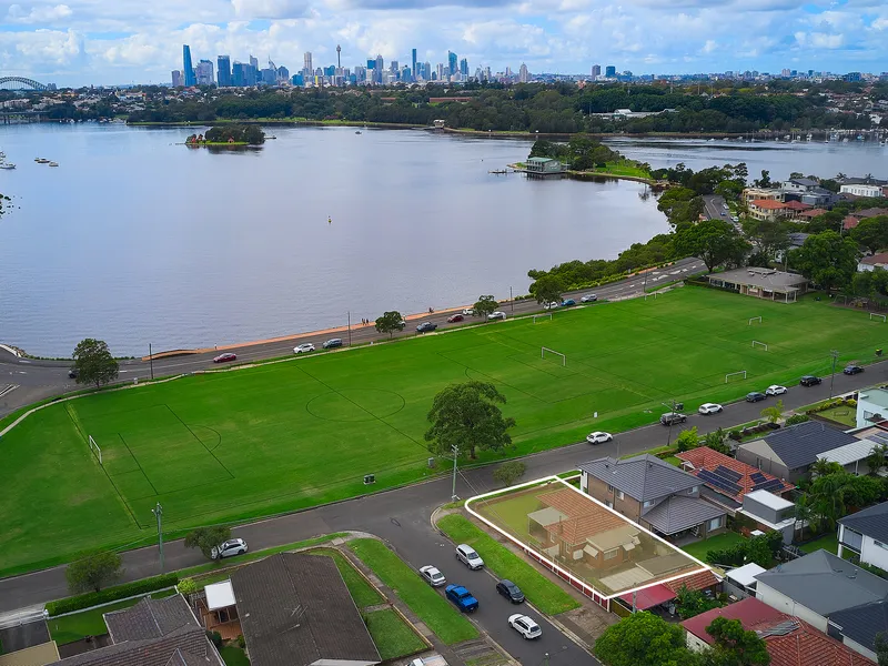 Spectacular City, Park and Water Views