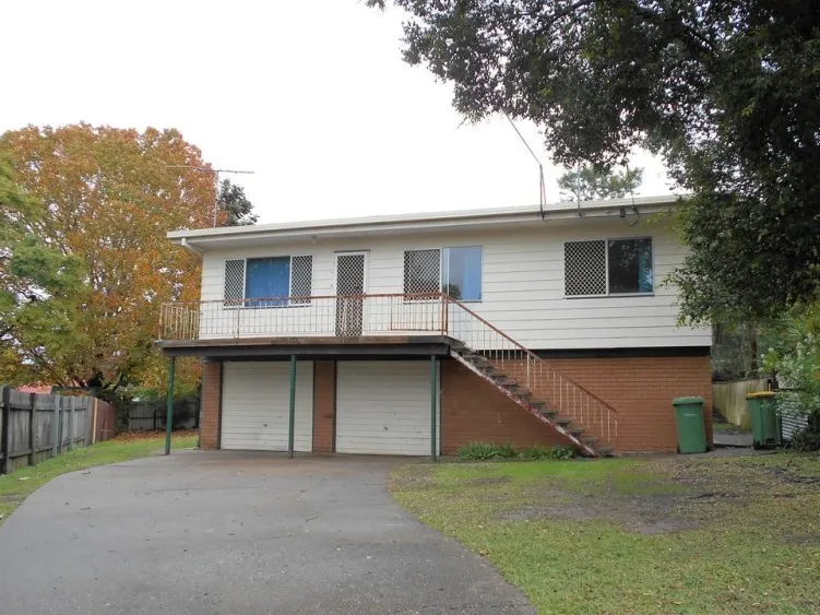 Spacious Home, Big Shed, Fresh & Ready For you To Call Home