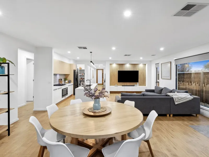 Luxe, Location and Low Maintenance