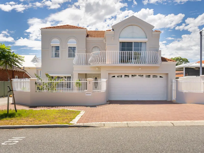 CHARMING FAMILY LIVING ON CAMPSIE