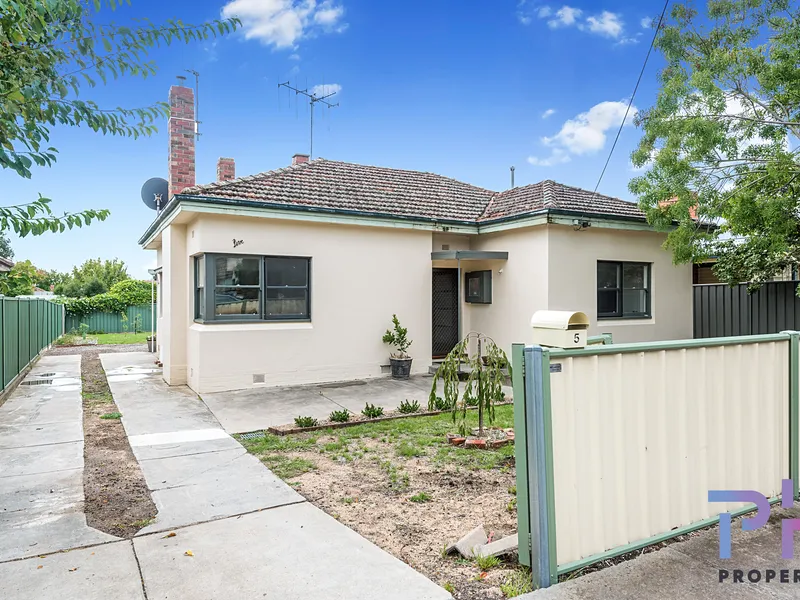 LOVELY UPDATED HOME IN FANTASTIC FLORA HILL LOCATION