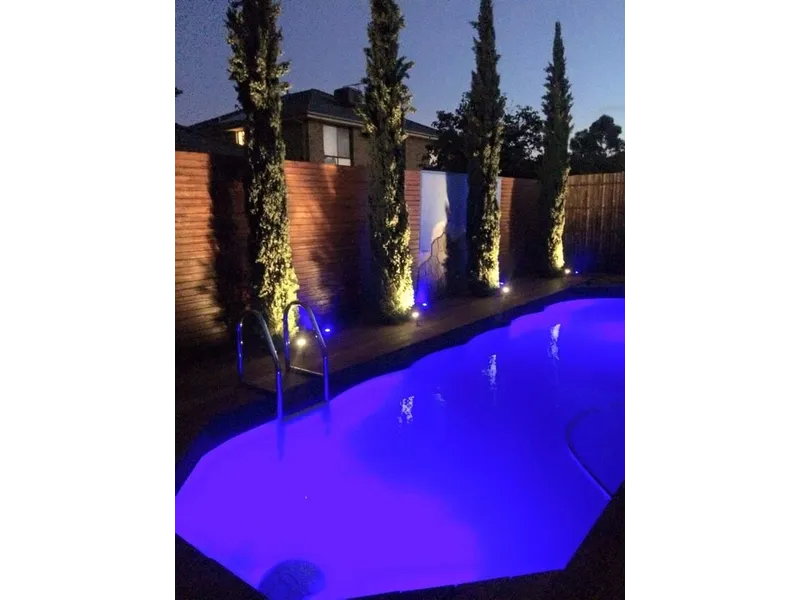 5 bed 6 bath home with pool