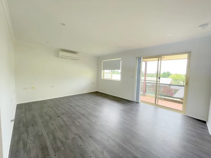 Newly Renovated Spacious 2 Bedroom Unit- a beautiful Retirement Home