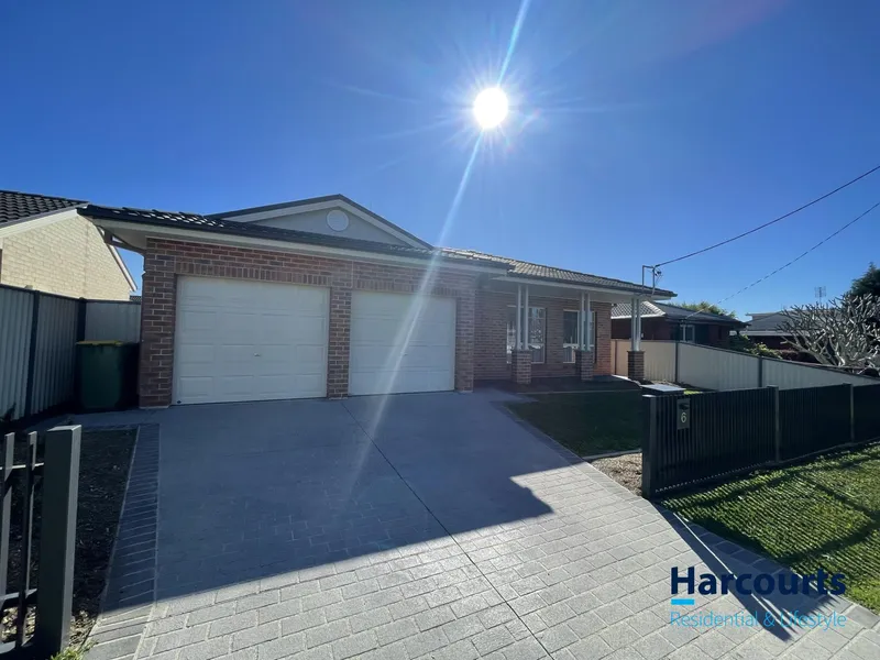 Stunning Home in Quiet Location