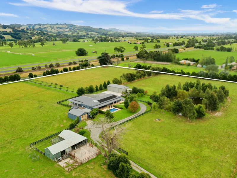 Modern Luxury Home with 50 prime grazing acres