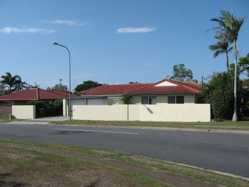 CHEAP GRANNY FLAT| FURNISHED | SHORT/LONG STAY | RUNCORN | CLS TO ALL AMENITIES