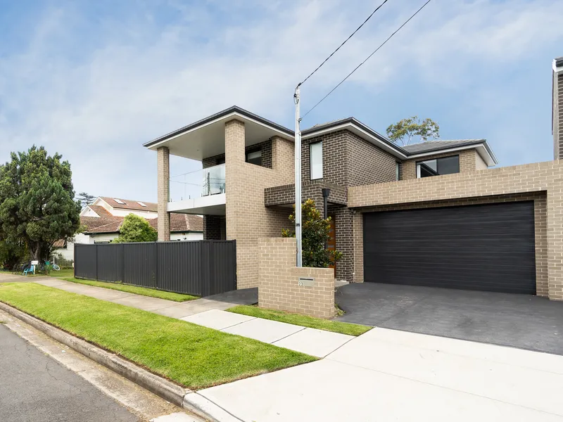 Semi Detached – Double Garage