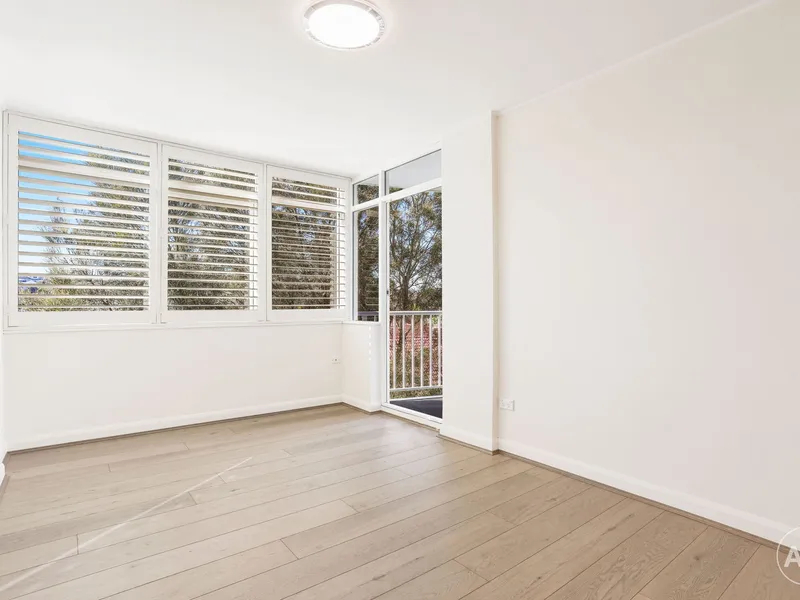 Stunningly renovated Two bedroom Apartment - Metres from Maroubra Beach!