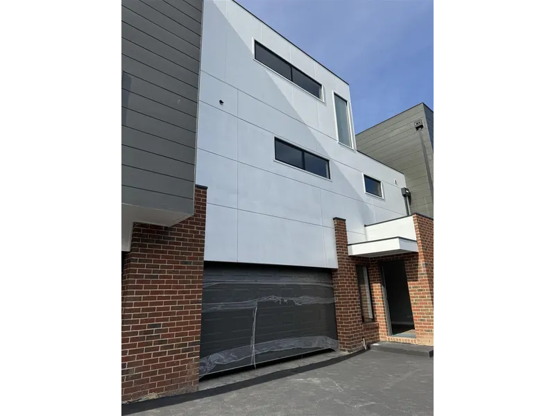 Spacious Brand New 3-Level Home in Springvale: 3 Bedrooms, Double Garage, Open Plan Living!