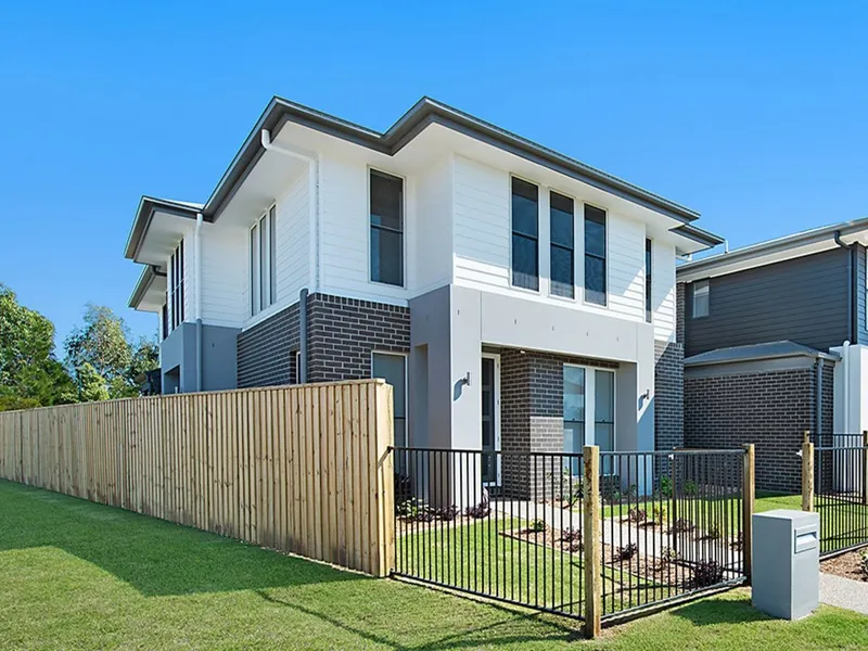 Near New Family Home in Capestone