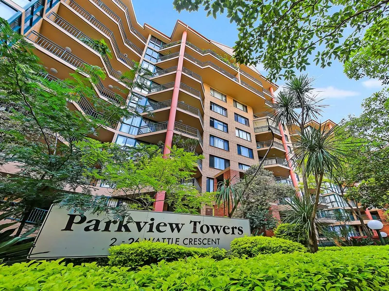 CONVENIENT CITY LIVING. FULLY FURNISHED X-LARGE - ONE BED APARTMENT