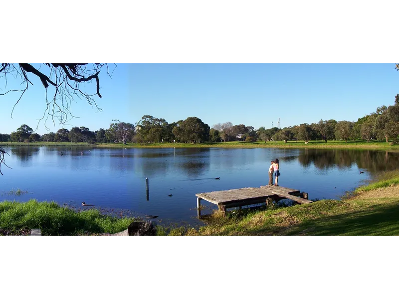 SURVEY STRATA CONVENIENCE IN LAKE CLAREMONT PRECINCT
