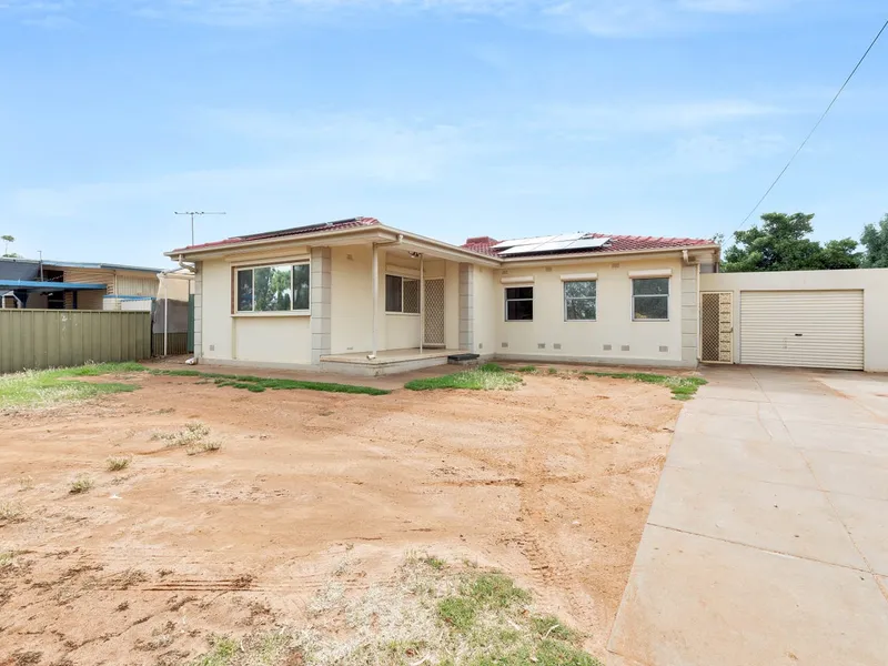 3 Bedroom Family Home with Large Studio/Rumpus