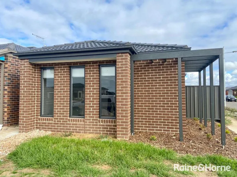 3 Bedroom house available in Tarneit