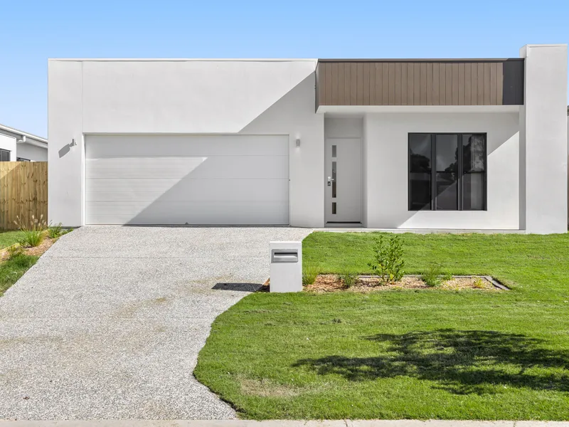 BRAND NEW 4 BEDROOM HOUSE WITH LARGE DOUBLE LOCK UP GARAGE