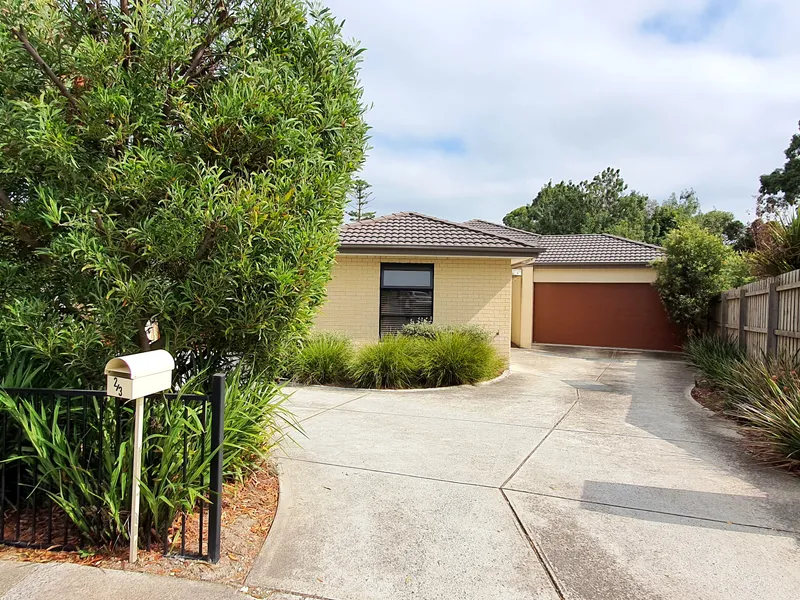 Family Home - Modern Unit/Townhouse at Knoxfield