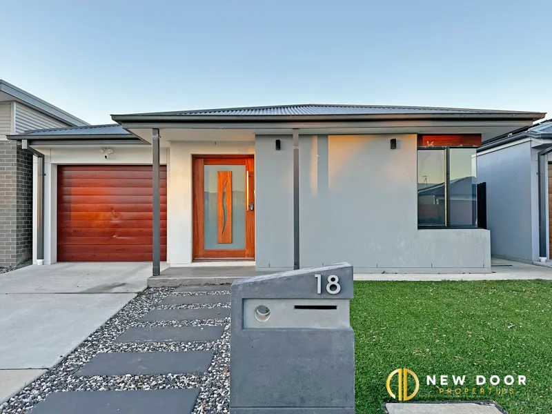 Spacious three bedrooms three-bathroom house in Throsby!