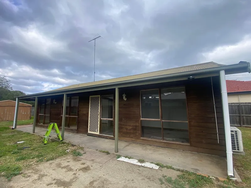 3 Bedroom home moments away from the Corio Shopping Center!