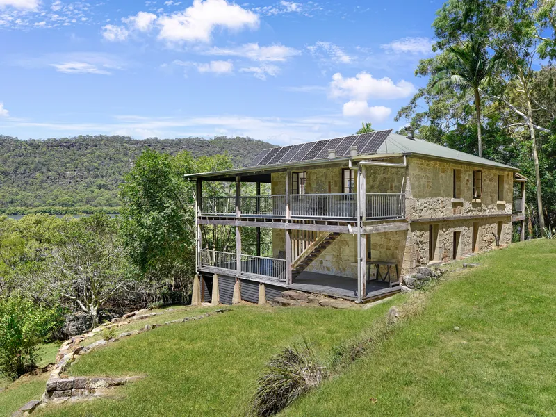 HISTORIC HIDEAWAY REBORN FOR MODERN LIVING