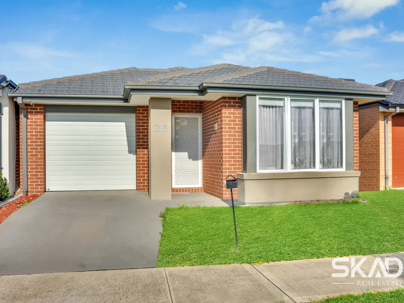 Stunning Family Home for Sale at 35 Fitzpatrick Circuit, Kalkallo !!