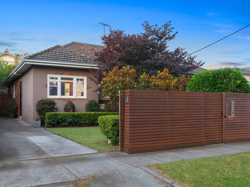 In Zone, On the Hill Art Deco