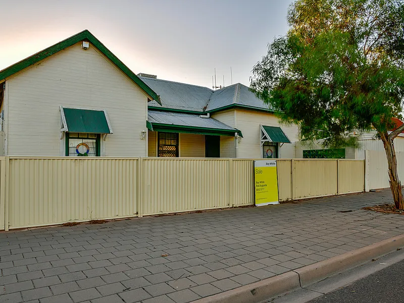 Dwelling and Shop in the Port Augusta CBD!