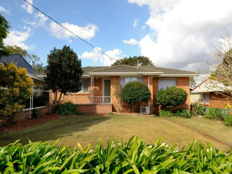 IMMACULATE MOUNT LOFTY HOME - A MUST TO INSPECT