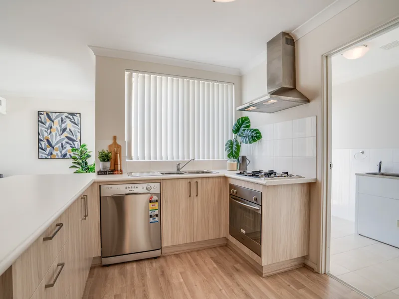 Spacious Modern 2 x 2