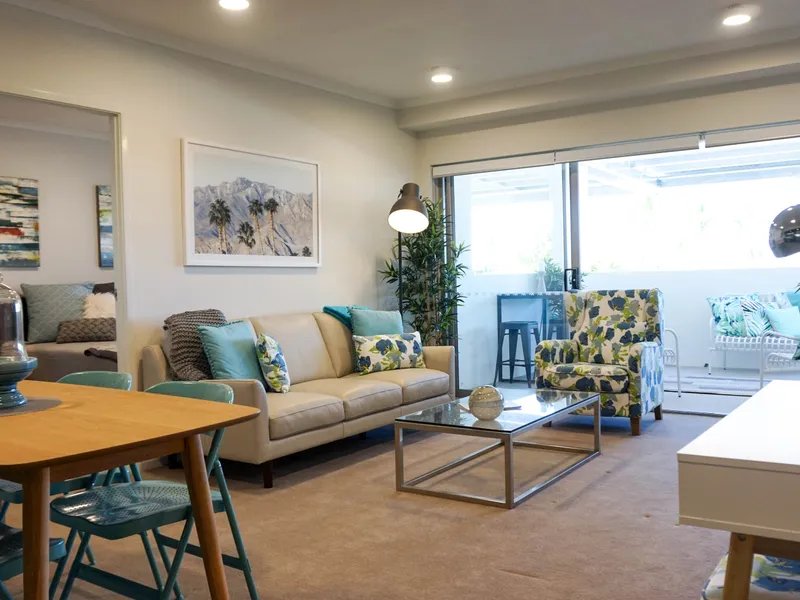 2x BEDROOM APARTMENT IN THE HEART OF SPRINGWOOD