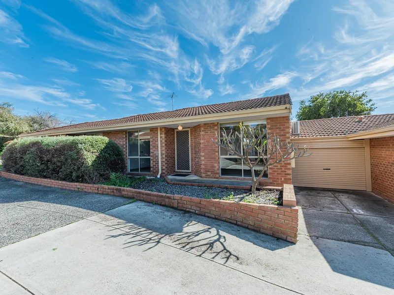 Quiet Cul De Sac Living!