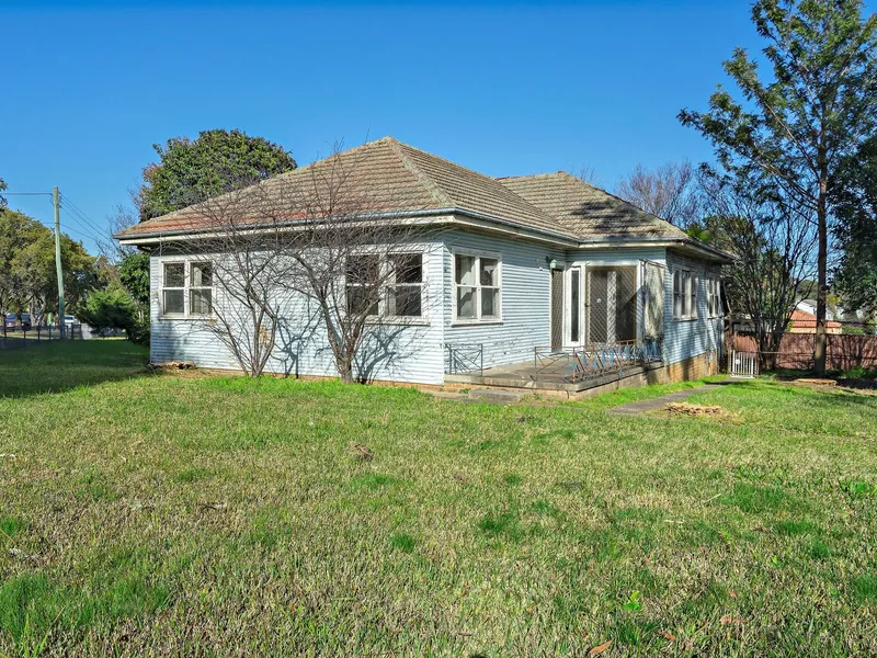 ORIGINAL OLDER STYLE 3 BEDROOM HOME